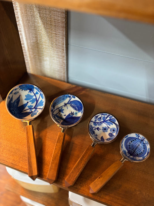 Blue and White Measuring Cup Set