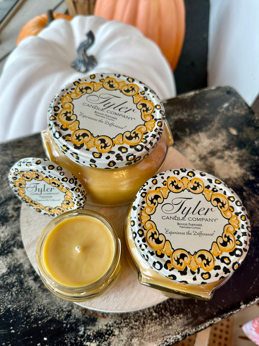 11 oz Candle - Fleur De Lis®